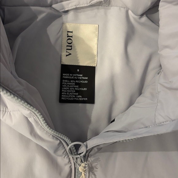 Vuori Canyon Insulated Jacket in Glacier - Picture 7 of 7